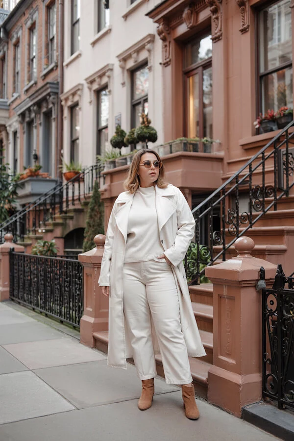 Cream Trench Coat Outfit with Wide-Leg Trousers and Tan Boots
