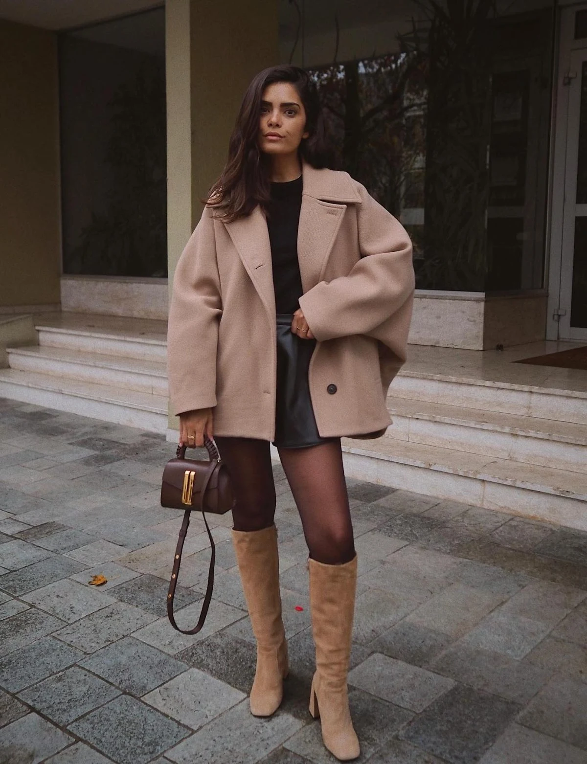 Oversized Beige Blazer Outfit with Bike Shorts and Knee Boots
