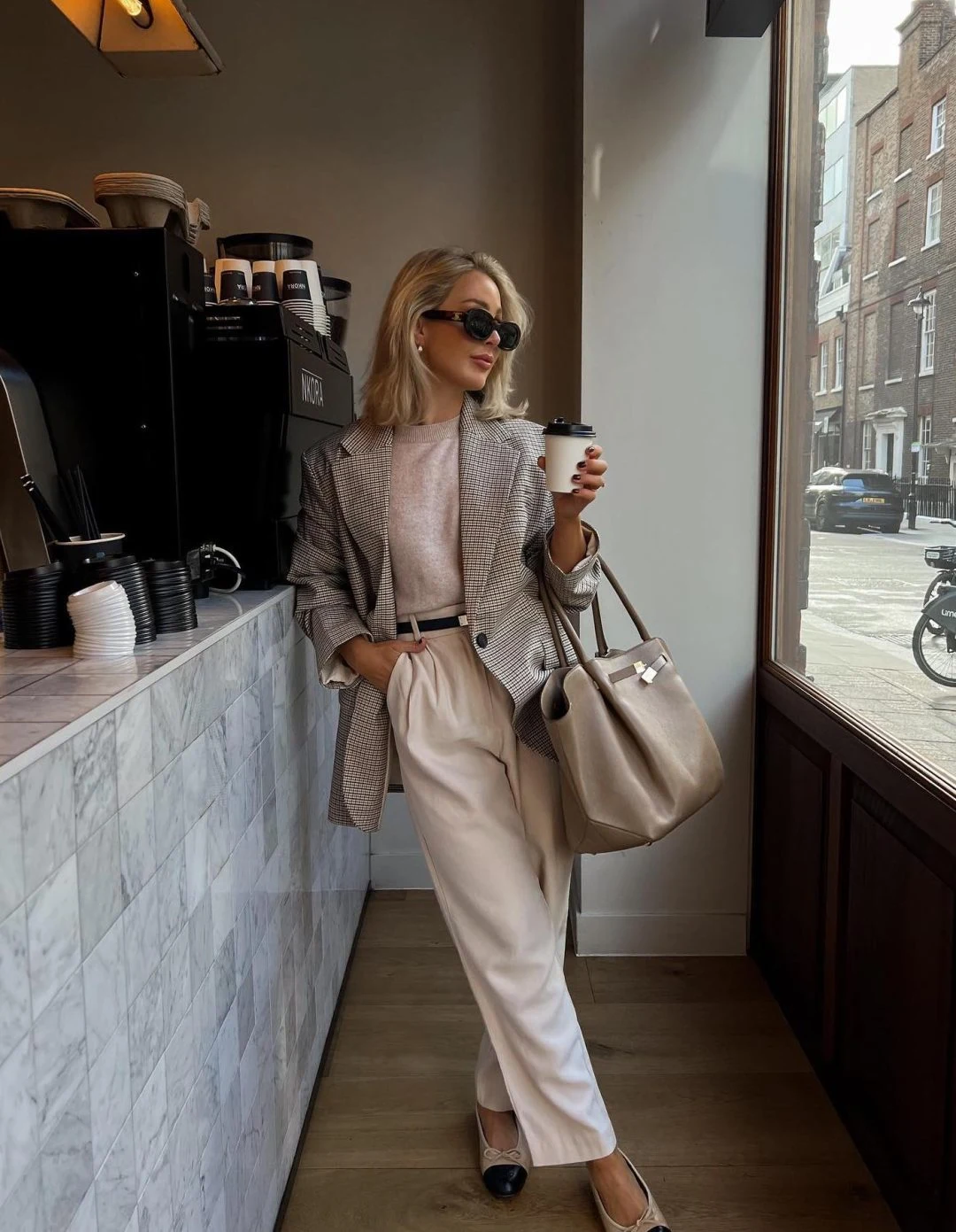 Brown Houndstooth Blazer Outfit with Wide-Leg Trousers