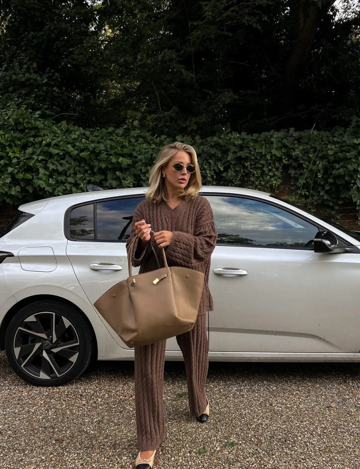 Chocolate Brown Cable Knit Co-ord Outfit with Camel Tote