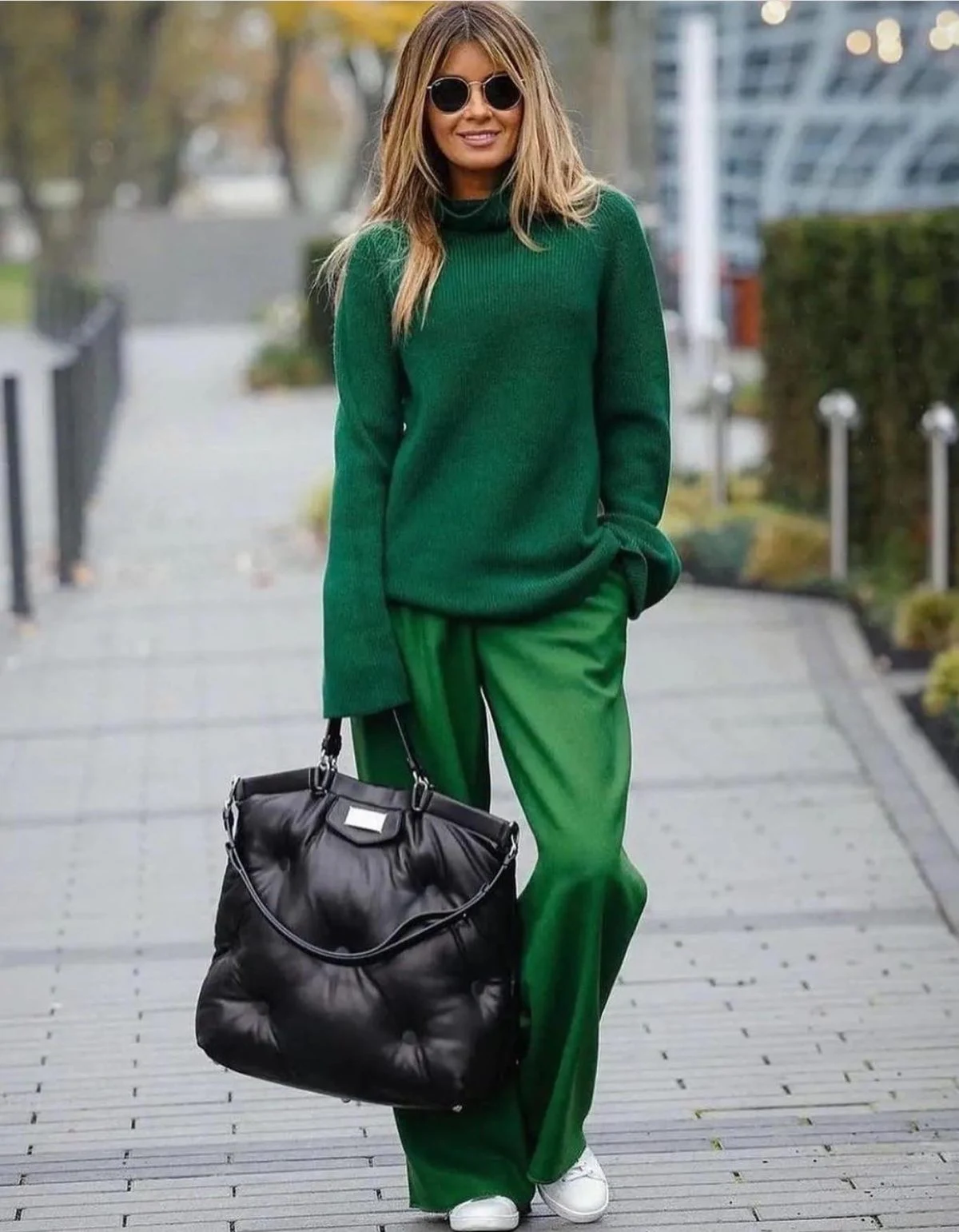 Emerald Green Turtleneck and Wide-Leg Trousers Outfit