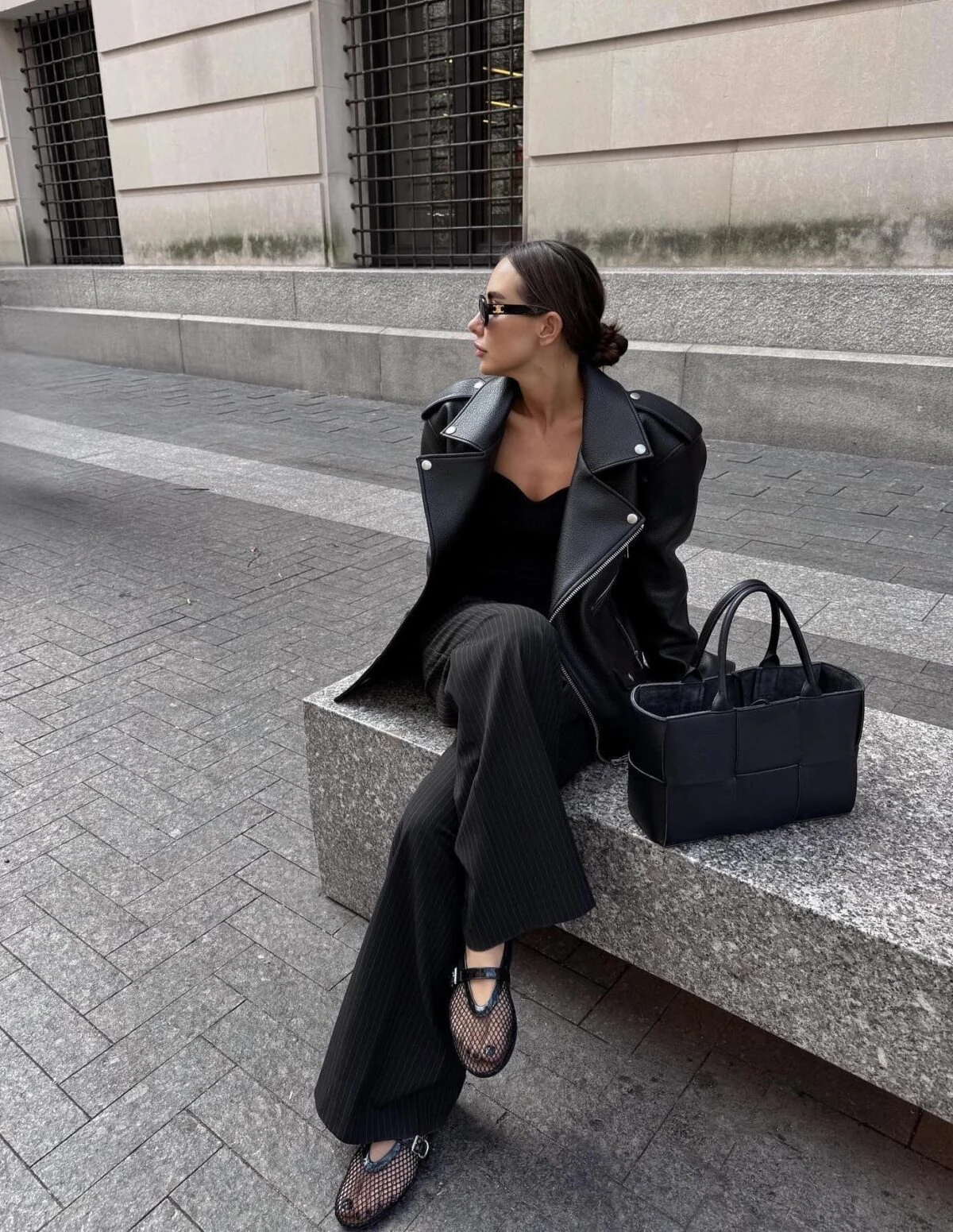 The Minimalist Aesthetic: How to Build a Refined, Monochrome Wardrobe That Never Feels Basic