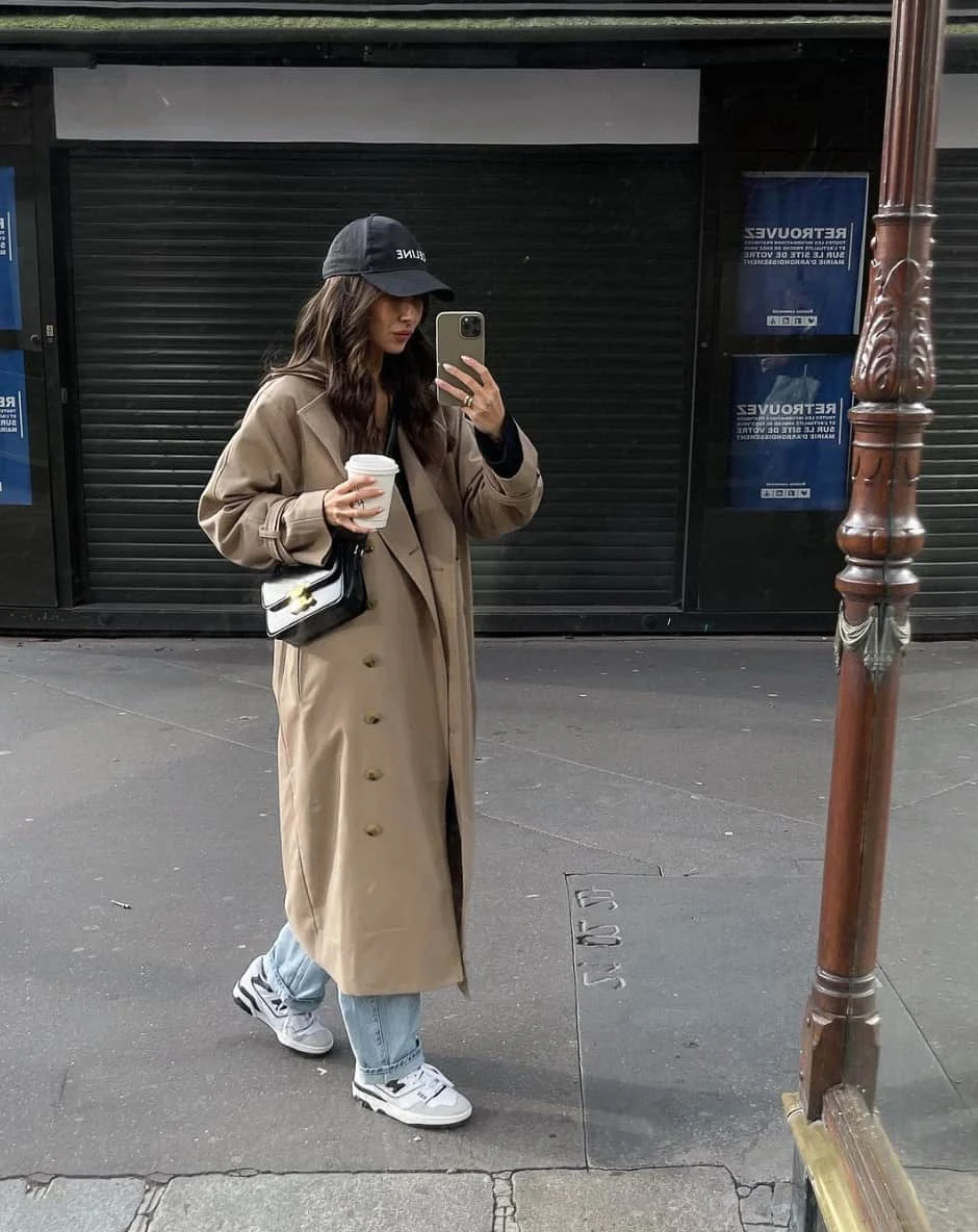 Oversized Beige Trench Coat Outfit with Jeans and Sneakers
