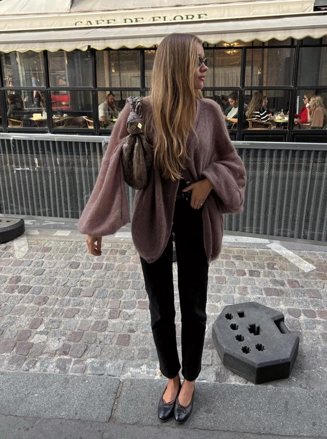 Oversized Mauve Cardigan Outfit with Black Trousers