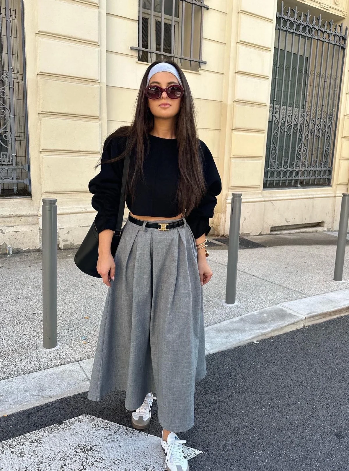 Black Cropped Sweatshirt Grey Wide-Leg Trousers Outfit