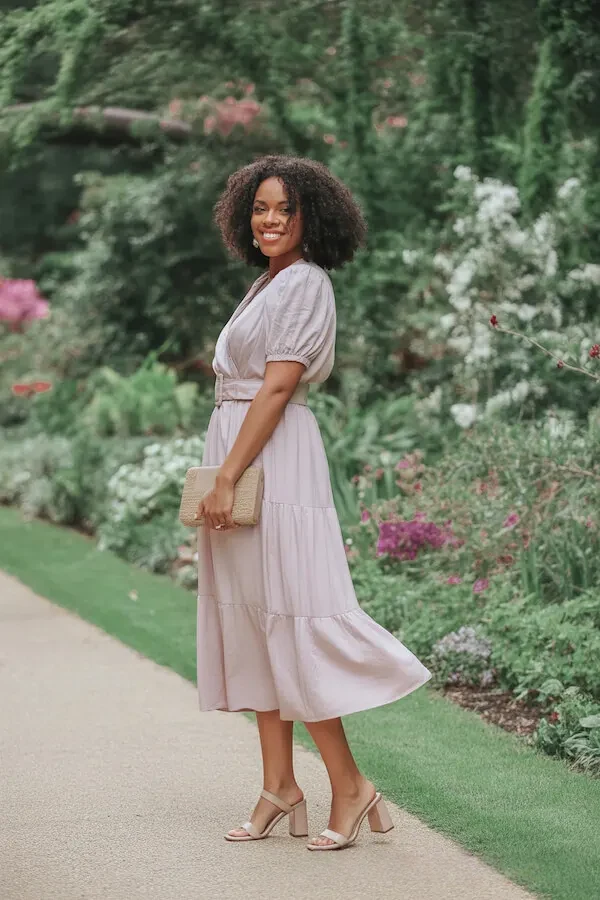 Blush Pink Tiered Midi Dress with Puffed Sleeves and Woven Clutch