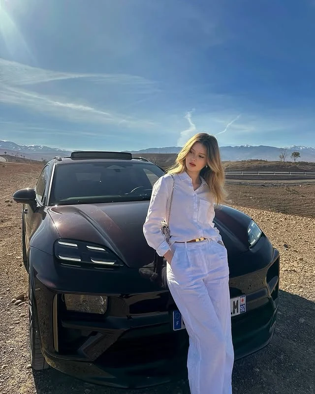 White Linen Shirt Wide-Leg Trouser Outfit Gold Belt