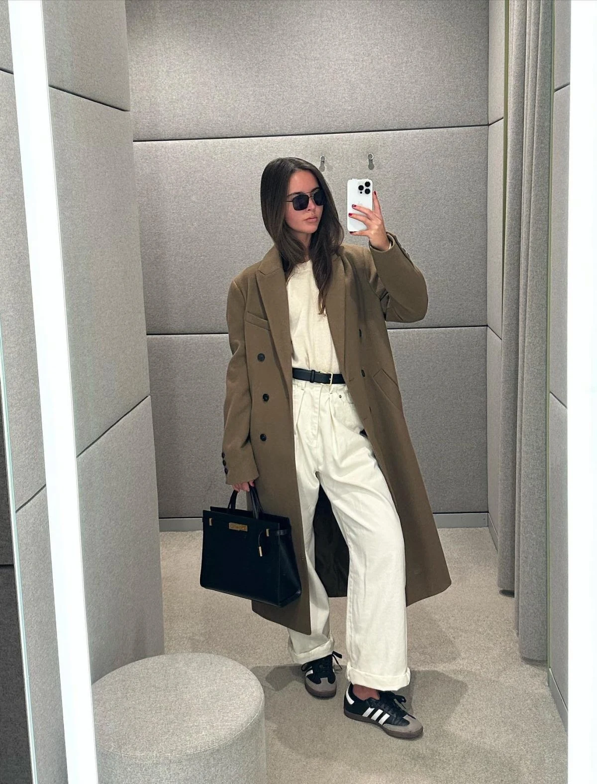 Olive Trench Coat Outfit with Cream Wide-Leg Trousers